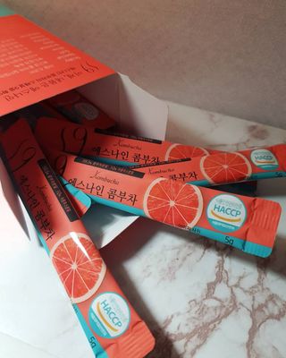 리넥무역 에스나인 콤부차 건강발효 콤부함량59 자몽 5gx10포 — 5점을 준 리뷰어가 2021년 8월 올린 사용 사진