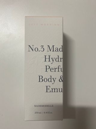 줄라이 모닝 _ JULY MORNING 줄라이모닝 하이드레이팅 퍼퓸드 바디앤핸드 에멀젼 — 4.5점을 준 리뷰어가 2022년 3월 올린 사용 사진
