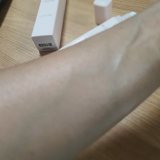 프리마인 선크림만 바꿨을 뿐인데 매일 물 2L챙겨먹고 기초케어 완벽하게 한 물빛피부 완성,셀라브UV프로텍터 — 5점을 준 리뷰어가 2023년 7월 올린 사용 사진
