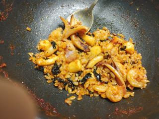 화끈한녀석들 새오똥400g 새우,오징어,똥집 볶음요리 소스,밀떡, 참기름 포함 — 4점을 준 리뷰어가 2022년 12월 올린 사용 사진