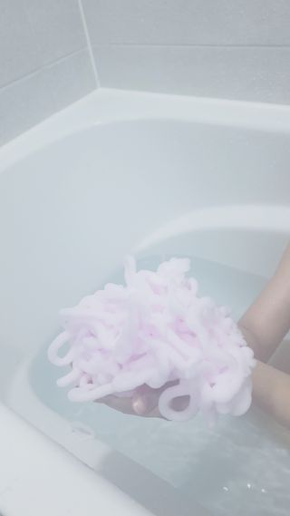 주식회사 권브라더스 [권브라더스] 목욕놀이 필수템, 핑키공주 유아버블클렌저 300ml 대용량 몽글몽글 구름 속 딸기향 — 5점을 준 리뷰어가 2022년 1월 올린 사용 사진