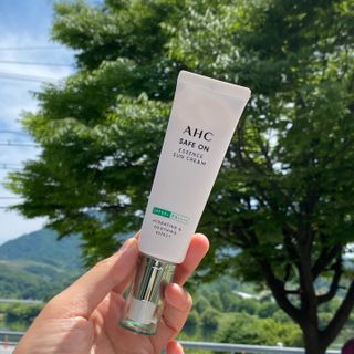 [AHC] 세이프온 에센스 선크림 올리브영 스페셜 증정 기획세트 — 5점을 준 리뷰어가 2022년 6월 올린 사용 사진