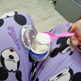 매일바이오 그릭요거트 오리지널 플레인 4개, 로스터리 커피믹스 4개 — 4점을 준 리뷰어가 2021년 12월 올린 사용 사진