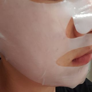 리브얼 | LIVALL 바이오셀룰로오스 마스크 레스트 앤 글로우 33ml  x 3개입 — 5점을 준 리뷰어가 2022년 6월 올린 사용 사진