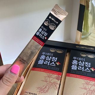 서울약사신협_투데이홍삼정플러스스틱_10g x 30포 — 5점을 준 리뷰어가 2021년 7월 올린 사용 사진