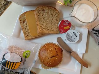 롯데제과 Vbread 포카치아식빵1개 + 미니식빵 1개 + 머핀 2개 세트 — 5점을 준 리뷰어가 2021년 9월 올린 사용 사진