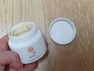 AYU25[아유트웬티파이브]다마스크로즈워터 베이스 천연 수분 촉촉 크림 — 5점을 준 리뷰어가 2021년 3월 올린 사용 사진