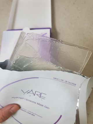 바르셀 저분자피쉬콜라겐 콜라겐마스크팩 안면마스크 수분팩  리포좀 하이드로겔 마스크젠 [5매] — 4점을 준 리뷰어가 2021년 11월 올린 사용 사진