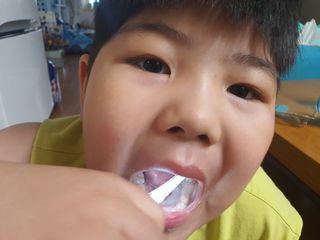 [오라덴스] 99.9 항균 칫솔모_키즈 진동칫솔 2,3단계 중 택 1 — 5점을 준 리뷰어가 2021년 7월 올린 사용 사진
