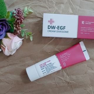이지듀 DW-EGF 크림 다이브좀_콜라겐이 쏙쏙, 탄력피부로 다이빙 — 4.5점을 준 리뷰어가 2021년 2월 올린 사용 사진