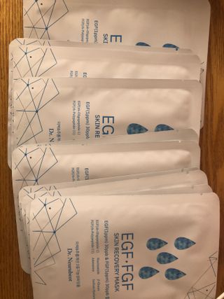 Dr.느루벗 느루벗 EGF FGF 스킨 리커버리 마스크 10장 — 4.5점을 준 리뷰어가 2021년 5월 올린 사용 사진