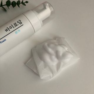 [바이로담] 저자극 약산성버블 폼 폼클렌징 150ml — 4.5점을 준 리뷰어가 2021년 3월 올린 사용 사진