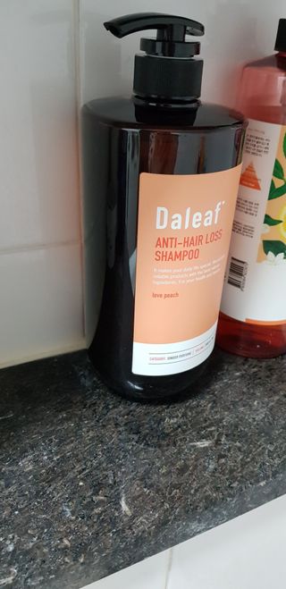 달리프 진저 베러 퍼퓸 탈모 완화 샴푸 1000ml 향 3종 — 5점을 준 리뷰어가 2021년 3월 올린 사용 사진