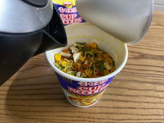 NISSIN 닛신 컵누들  4종 - 씨푸드오리지날, 씨푸드 스파이시, 씨푸드 커리, 씨푸드 XO소스 — 5점을 준 리뷰어가 2022년 5월 올린 사용 사진