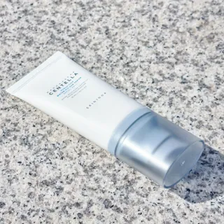 [스킨1004] 마다가스카르 센텔라 히알루-시카 워터핏 선세럼 50ml — 5점을 준 리뷰어가 2024년 5월 올린 사용 사진