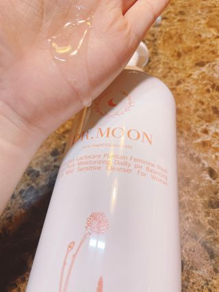 프리[닥터문] 유산균 락토케어 질경초 여성청결제 1000ml (젤타입) — 5점을 준 리뷰어가 2022년 6월 올린 사용 사진
