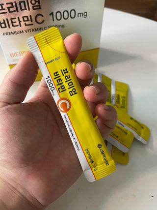 서울약사신협 프리미엄 비타민C 1,000mg_2.5g x 50포 — 5점을 준 리뷰어가 2021년 10월 올린 사용 사진
