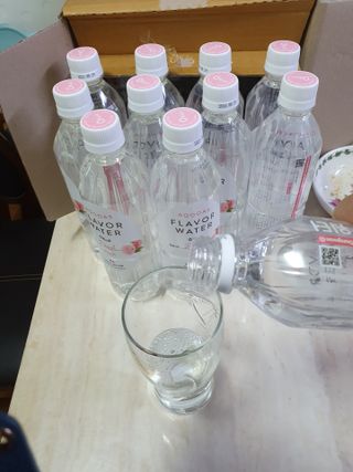아쿠아스 플레이버워터 ★[아쿠아스] 제로칼로리 플레이버워터 복숭아/청포도 1BOX 20개입 — 5점을 준 리뷰어가 2021년 4월 올린 사용 사진