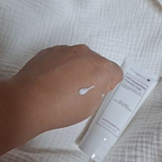셀프 모이스처라이징 프로텍션 크림 셀프 모이스처라이징 프로텍션크림 — 5점을 준 리뷰어가 2022년 4월 올린 사용 사진