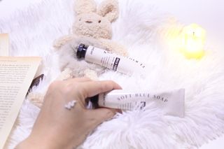 멈칫(MUMCHIT) 넥퍼퓸 NECKPERFUME 2가지 향 — 5점을 준 리뷰어가 2021년 11월 올린 사용 사진