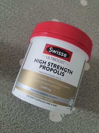 Swisse 스위스 고함량 프로폴리스 2,000mg 210정 — 4.5점을 준 리뷰어가 2021년 11월 올린 사용 사진