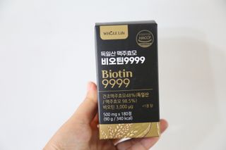 홀라이프 독일산 맥주효모 비오틴9999 180정 x 1병(6개월분) — 5점을 준 리뷰어가 2022년 8월 올린 사용 사진