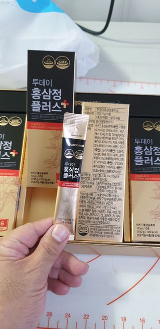 서울약사신협_투데이홍삼정플러스스틱_10g x 60포 — 5점을 준 리뷰어가 2021년 7월 올린 사용 사진