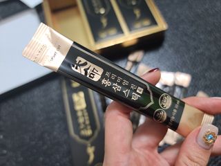 헬스업_천명진프리미엄홍삼스틱_10ml x 30포 — 3.5점을 준 리뷰어가 2021년 1월 올린 사용 사진