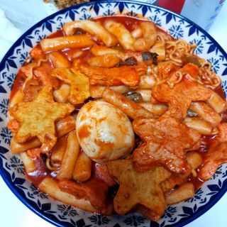 빨간키트 떡볶이 밀키트 2~3인분 매운맛 국물 떡볶이 만들기 쉬운 황금 레시피 분말 소스로 간편한 요리 — 5점을 준 리뷰어가 2021년 10월 올린 사용 사진