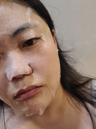 체르엠 그린 케비어 더블워터 마스크팩 5매입  2팩 — 5점을 준 리뷰어가 2021년 12월 올린 사용 사진