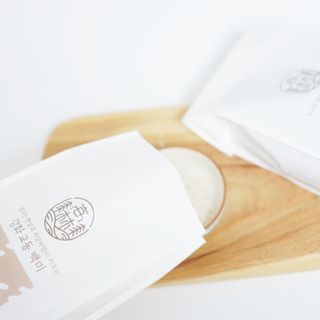 고림상점 풍부한 햇살과 바닷바람이 키우는 강화 교동 쌀 [백미1kg, 현미 1kg] 세트 — 5점을 준 리뷰어가 2021년 12월 올린 사용 사진