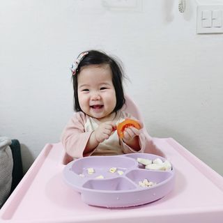 유비맘 캐릭터 실리콘 흡착 식판_색상 랜덤발송 — 5점을 준 리뷰어가 2021년 2월 올린 사용 사진