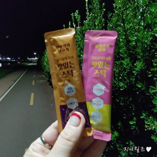 페페로니 맛있는 스틱 - 무항생제 닭고기 15개 + 알래스카 연어 15개 — 5점을 준 리뷰어가 2021년 9월 올린 사용 사진