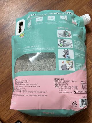 [미유박스] 울티메이트 벤토나이트 오리지널 11.8kg — 4.5점을 준 리뷰어가 2024년 6월 올린 사용 사진