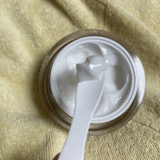 피부미 골드베릴 미라클페어 세레이징 퍼밍 크림 50ml — 4.5점을 준 리뷰어가 2021년 9월 올린 사용 사진