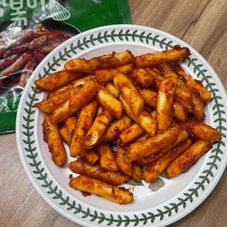 [푸딩팩토리] 떡볶이 베스트 2종_옛날 국물떡볶이 570g / 할매 기름 떡볶이  570g — 5점을 준 리뷰어가 2022년 5월 올린 사용 사진