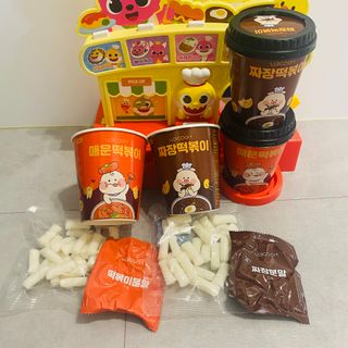 유비쿡 컵떡볶이 매운컵떡볶이2개/ 짜장컵떡볶이 2개  총 4개세트 — 5점을 준 리뷰어가 2021년 7월 올린 사용 사진