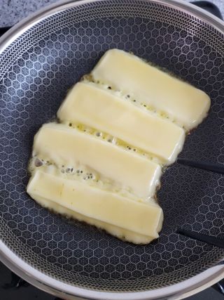 앙투어솔레 아일랜드 구워먹는 치즈 100 자연 치즈 와인안주 300g(100g x 3팩) — 5점을 준 리뷰어가 2022년 8월 올린 사용 사진
