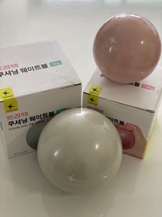 트라택 쿠셔닝 웨이트볼 0.5kg + 1kg SET — 5점을 준 리뷰어가 2022년 5월 올린 사용 사진