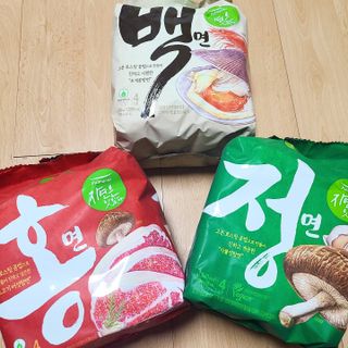 [풀무원] 자연은맛있다 정면, 백면, 홍면  세트 — 5점을 준 리뷰어가 2021년 4월 올린 사용 사진
