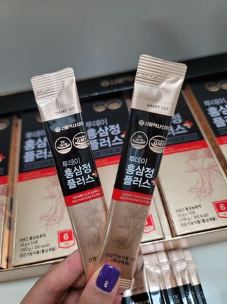 서울약사신협_투데이홍삼정플러스스틱_10g x 60포 — 5점을 준 리뷰어가 2021년 7월 올린 사용 사진