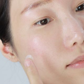 올리브영 엘라밴드 하이드로 도트 스팟패치 12mm, 티트리 — 5점을 준 리뷰어가 2022년 10월 올린 사용 사진