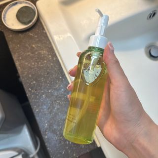 스킨큐어 산다화 순한 클렌징 동백 오일 200ml — 5점을 준 리뷰어가 2023년 5월 올린 사용 사진