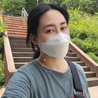 케이파이 나날마스크 [케이파이 나날] KF94 마스크 50매입 (개별포장) ,  여름에도 좋은 숨쉬기 편한 순수 국산 마스크 — 3점을 준 리뷰어가 2022년 7월 올린 사용 사진
