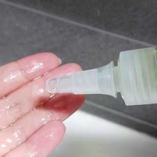 닥터시드 티트리 앤 라임 비건 지성케어 쿨 탈모 두피 워터 스케일러 — 5점을 준 리뷰어가 2024년 5월 올린 사용 사진