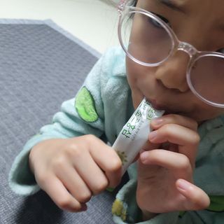 [이뮤니티플러스]우리아이 면역오키, 건강오키 _ 키즈오키 비타민초코홍삼 10포 1box — 5점을 준 리뷰어가 2022년 1월 올린 사용 사진