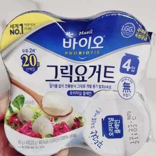 매일바이오 그릭요거트 오리지널 플레인 4개, 로스터리 커피믹스 4개 — 5점을 준 리뷰어가 2021년 12월 올린 사용 사진