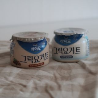 매일바이오 그릭요거트 오리지널 플레인 4개, 로스터리 커피믹스 4개 — 5점을 준 리뷰어가 2021년 12월 올린 사용 사진