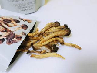 딜라이트 프로젝트 바삭한 원물칩 3종 고구마칩, 자색고구마칩, 느타리버섯칩 [총 6봉지] — 5점을 준 리뷰어가 2022년 3월 올린 사용 사진