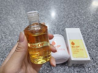 바이오오일 [바이오-오일] 스킨케어 오일 내추럴 60ml — 5점을 준 리뷰어가 2021년 12월 올린 사용 사진